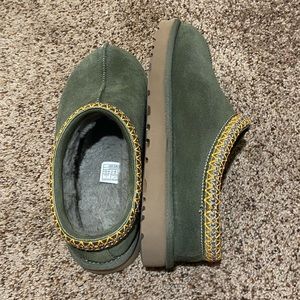 Tasman Ugg Slippers Women’s Size 10 BRAND NEW